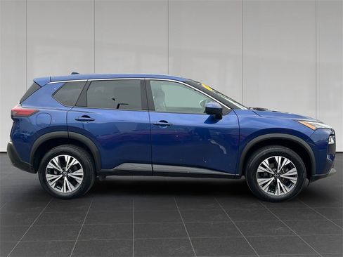 Used 2023 Nissan Rogue SV image 6