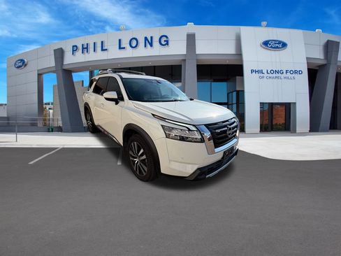Used 2023 Nissan Pathfinder Platinum AWD/4WD image 8