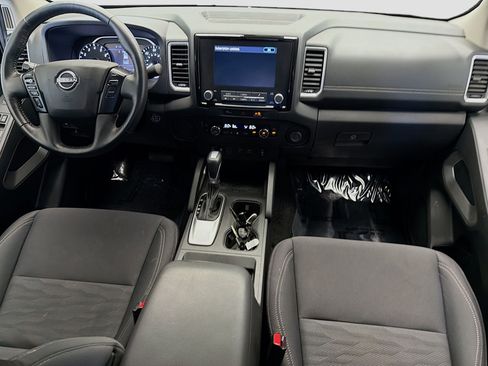 Used 2024 Nissan Frontier SV RWD image 12
