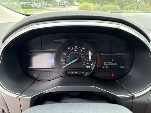 Used 2020 Ford Edge Titanium FWD image 19
