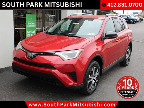 Used 2017 Toyota RAV4 LE image 3