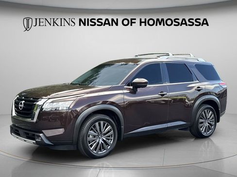 Certified 2022 Nissan Pathfinder SL w/ SL Premium Package FWD image 9