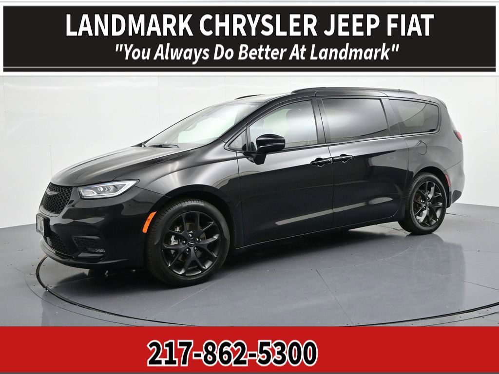 Used 2025 Chrysler Pacifica Limited FWD image 1