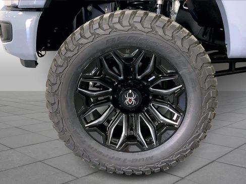 New 2026 Ford F250 Lariat w/ Black Appearance Package image 9