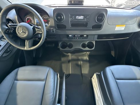 New 2025 Mercedes-Benz Sprinter 2500 image 12