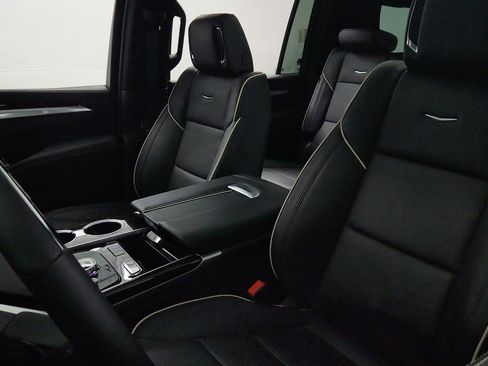 Certified 2025 Cadillac Escalade ESV Premium Luxury w/ LPO, Floor Liner Package image 16