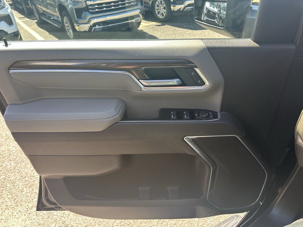 Used 2025 Chevrolet Silverado 2500 LT w/ Convenience Package AWD/4WD image 31