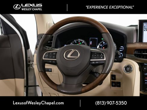 Used 2016 Lexus LX 570 4WD w/ Luxury Package image 31