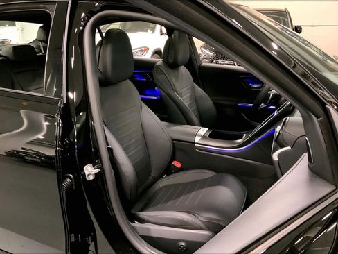 Used 2025 Mercedes-Benz C 300 Sedan image 8