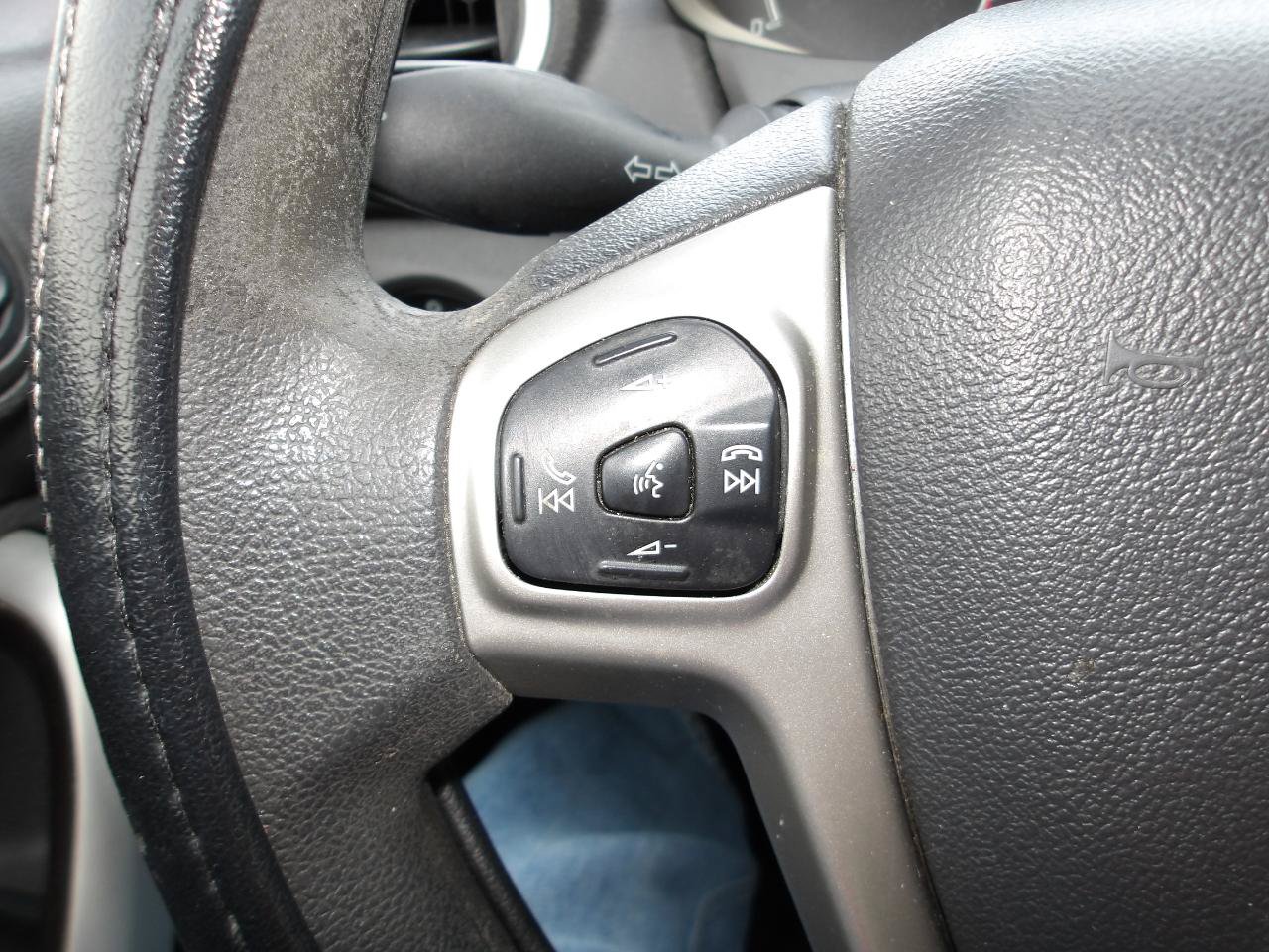 Used 2013 Ford Fiesta SE FWD image 14