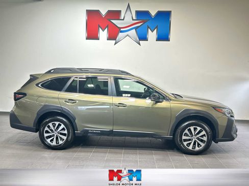 Used 2024 Subaru Outback Premium AWD/4WD image 1
