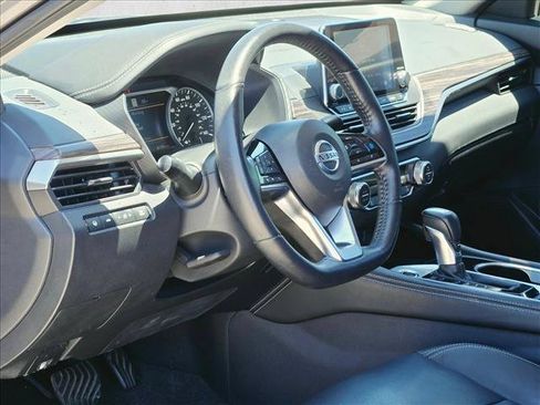 Used 2020 Nissan Altima 2.5 SL FWD image 9