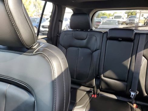 New 2025 Jeep Grand Cherokee Limited w/ Black Appearance Package image 15