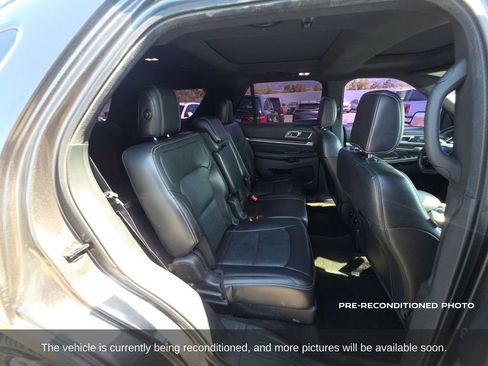 Used 2018 Ford Explorer Limited w/ Ford Safe & Smart Package FWD image 15