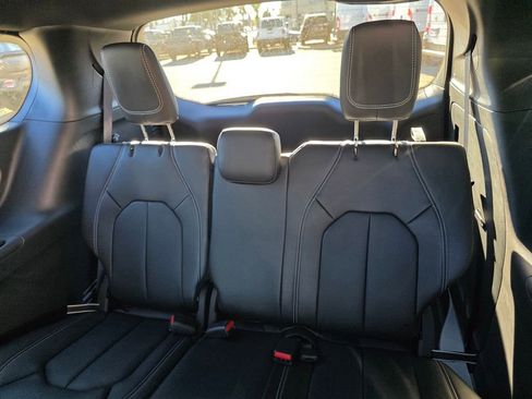 New 2026 Chrysler Pacifica Select w/ S Appearance Package image 10