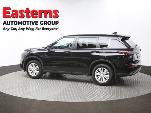 Used 2025 Mitsubishi Outlander ES image 62