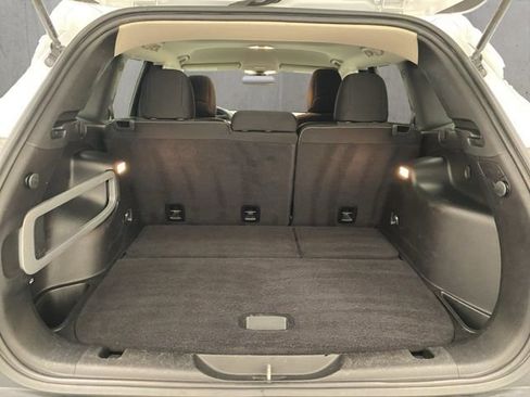 Used 2015 Jeep Cherokee Latitude w/ Cold Weather Group image 22