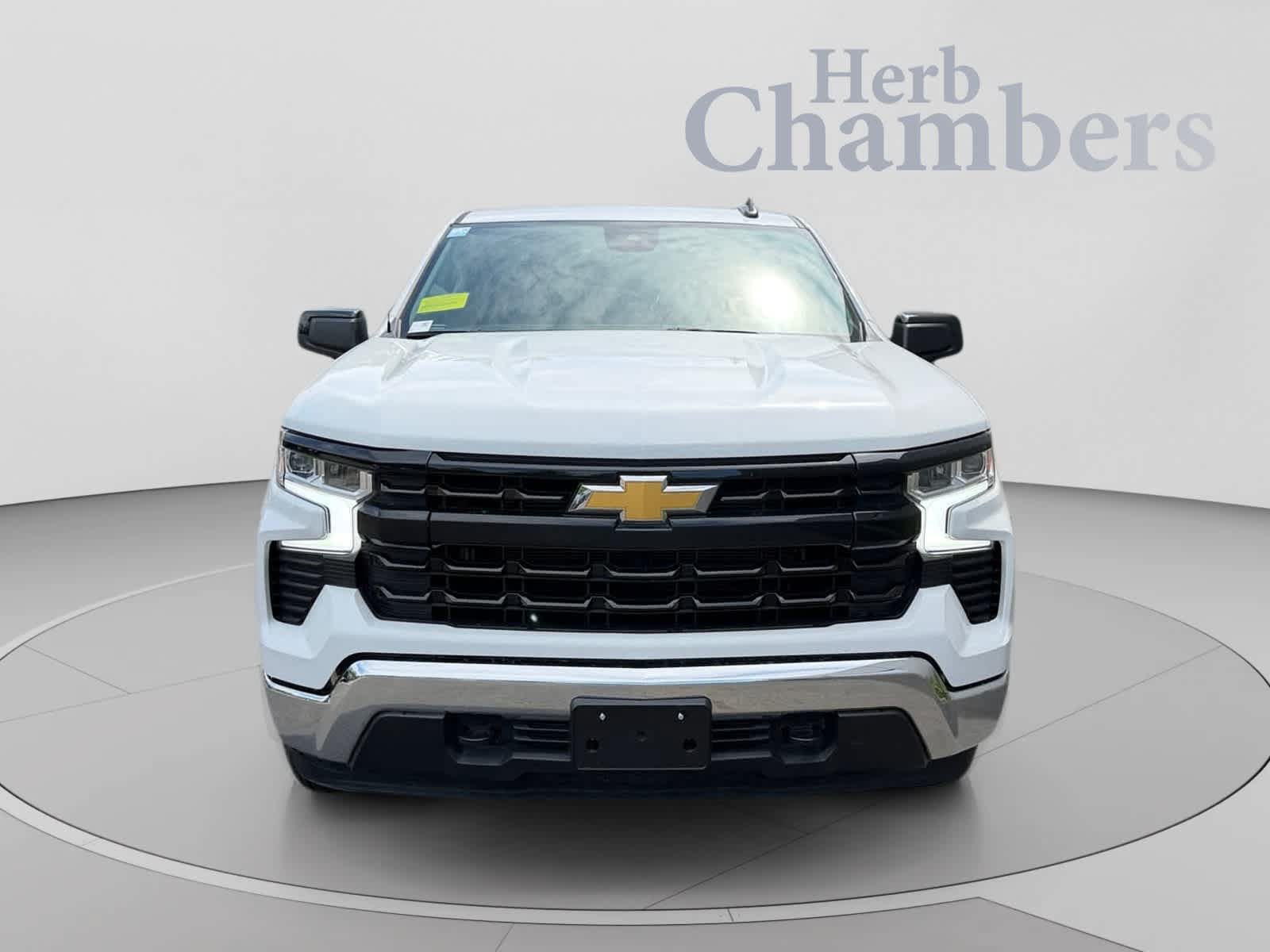 Used 2025 Chevrolet Silverado 1500 LT AWD/4WD image 2