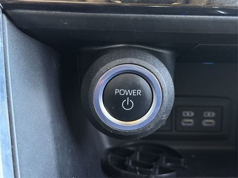 Used 2024 Toyota Venza LE image 20