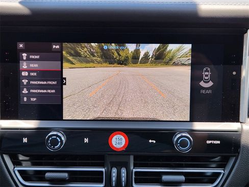 Used 2025 Porsche Macan image 21