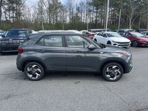 New 2026 Hyundai Venue SEL image 8