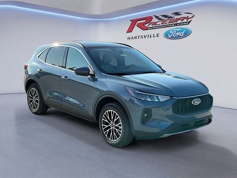 New 2026 Ford Escape SE w/ Class II Trailer Tow Package image 26