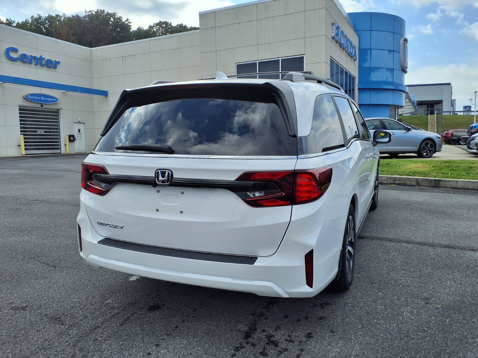 New 2027 Honda Odyssey EX-L image 4