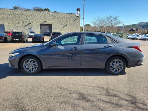 Used 2024 Hyundai Elantra SEL image 21