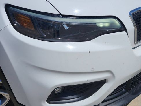 Used 2019 Jeep Cherokee Latitude w/ Popular Appearance Group FWD image 9
