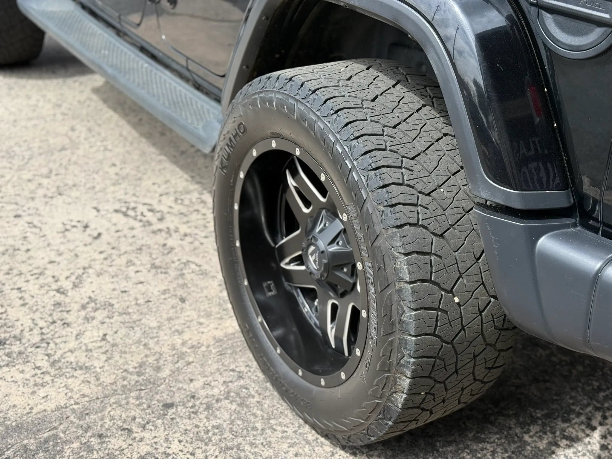 Used 2020 Jeep Wrangler Unlimited Sahara AWD/4WD image 13