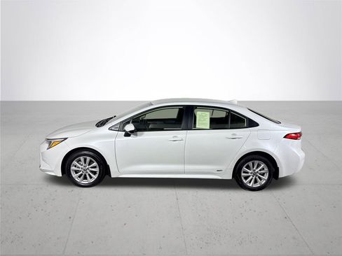 Used 2024 Toyota Corolla LE w/ LE Convenience Package AWD/4WD image 9