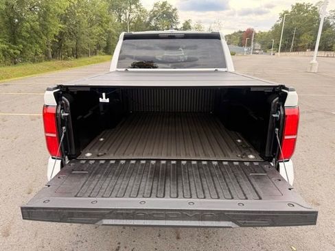 New 2025 Toyota Tacoma SR5 image 5