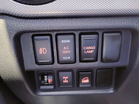 Used 2017 Nissan Titan PRO-4X w/ Pro-4x Convenience Package AWD/4WD image 16