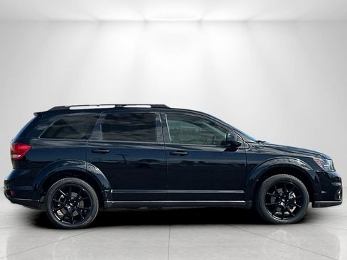 Used 2019 Dodge Journey SE FWD image 2