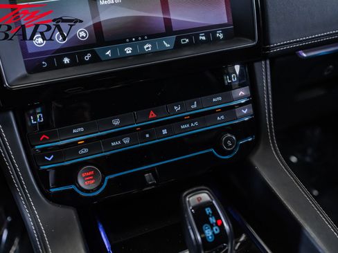 Used 2020 Jaguar F-PACE SVR AWD/4WD image 37
