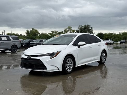 Used 2024 Toyota Corolla LE FWD image 8
