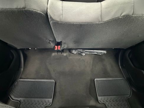 Used 2018 Chevrolet Silverado 1500 LT w/ All Star Edition image 31