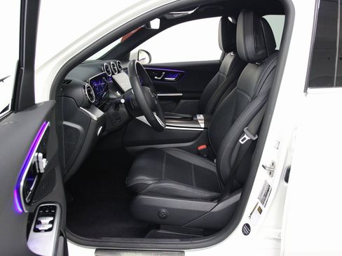 Certified 2025 Mercedes-Benz GLC 300 4MATIC image 17