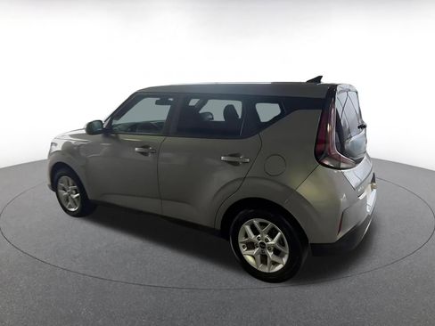 Used 2025 Kia Soul LX w/ LX Technology Package image 8