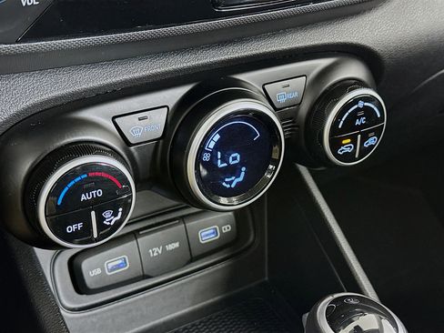 Used 2022 Hyundai Venue SEL w/ Cargo Package image 23