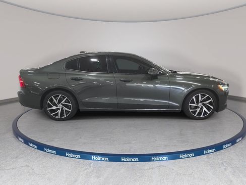 Used 2020 Volvo S60 T6 Momentum AWD/4WD image 6