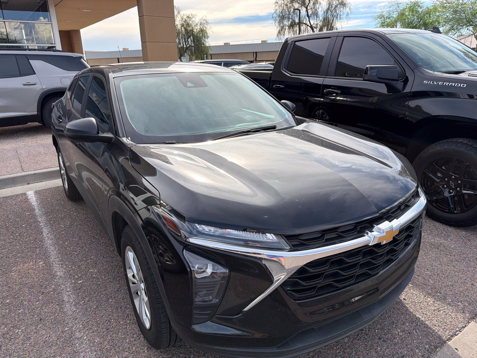 Used 2024 Chevrolet Trax LS FWD image 5