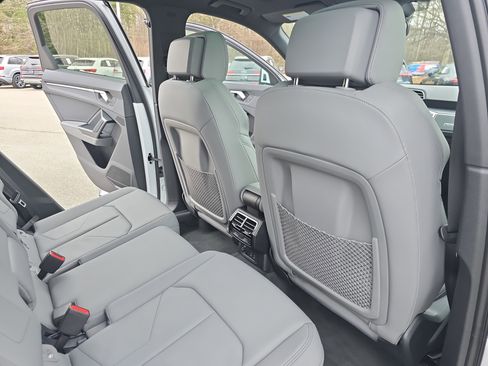 Certified 2025 Audi Q3 2.0T Premium w/ Convenience Package image 11