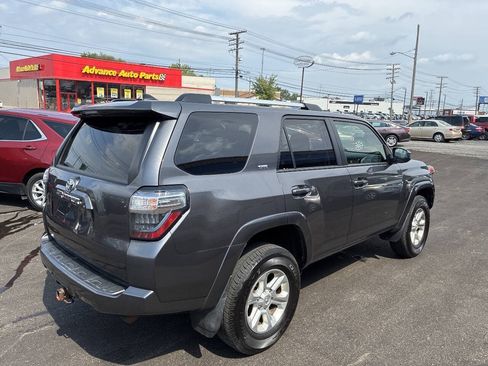 Used 2019 Toyota 4Runner SR5 AWD/4WD image 6