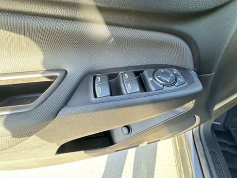 Used 2022 Chevrolet Equinox RS w/ Infotainment Package image 23