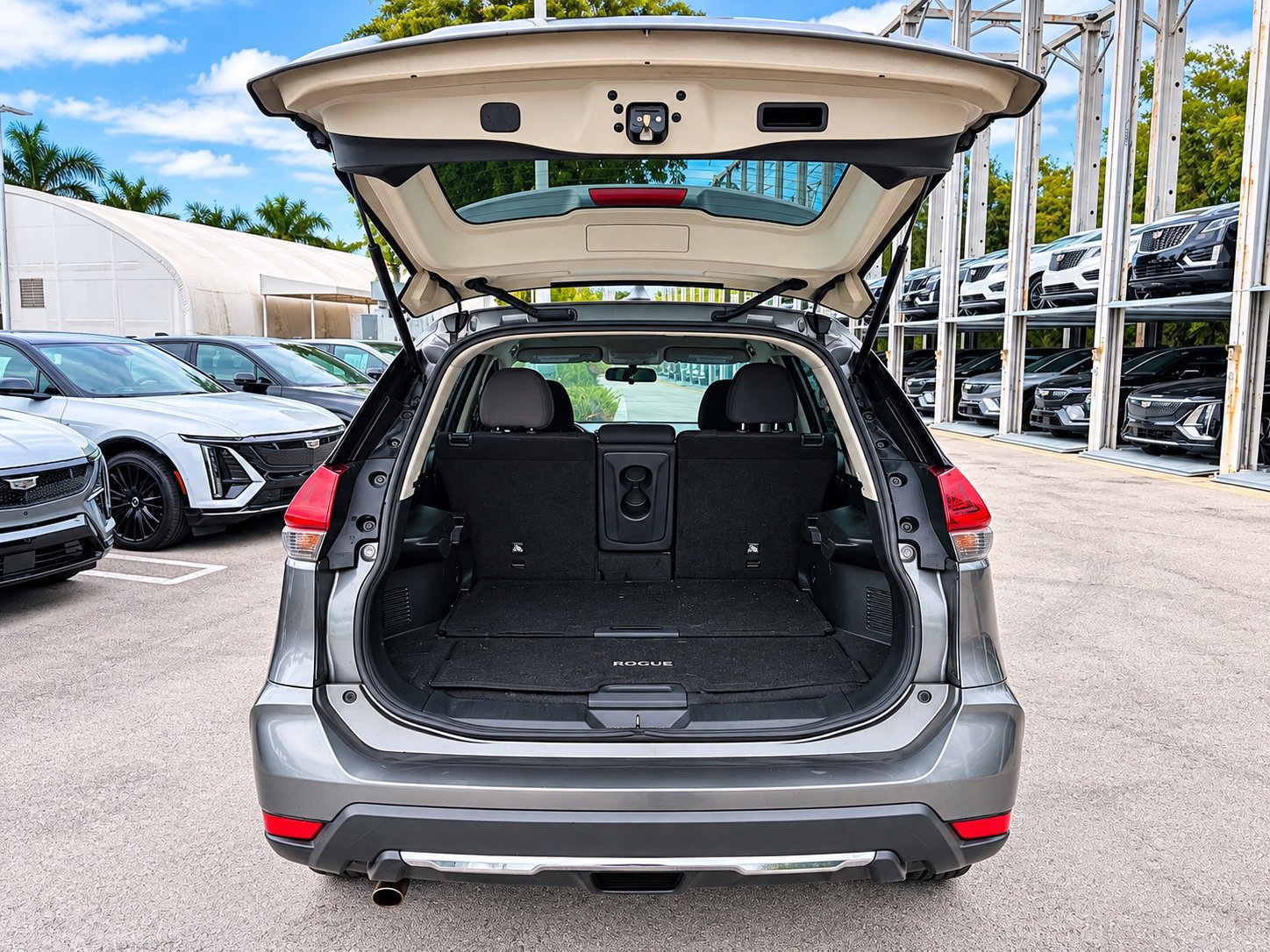 Used 2018 Nissan Rogue S FWD image 5
