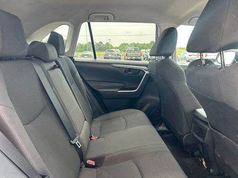 Used 2021 Toyota RAV4 LE FWD image 25