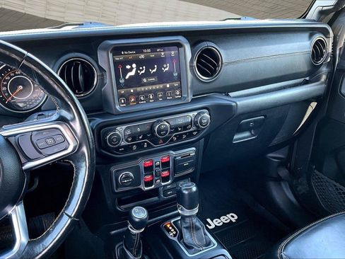 Used 2021 Jeep Wrangler Unlimited Sahara AWD/4WD image 7