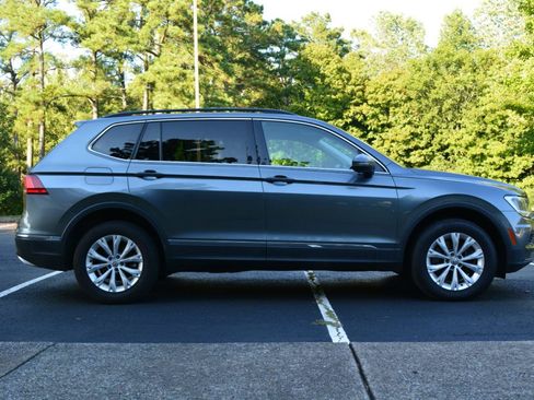 Used 2021 Volkswagen Tiguan SE FWD image 4