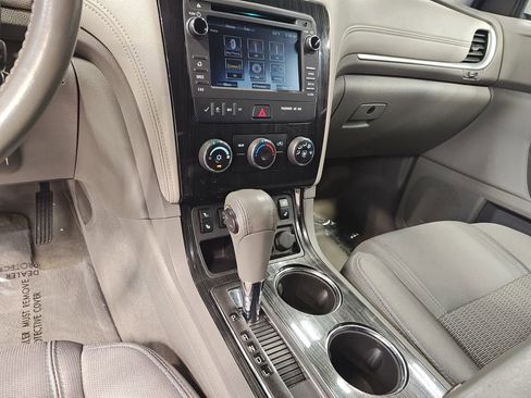 Used 2016 Chevrolet Traverse LT image 11
